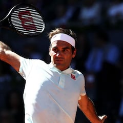 Federer looking for a bit of fun on free hit Roland Garros return