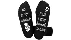 Calcetines “No estoy durmiendo, sólo estoy descansando los ojos” para el Día del Padre 2024 en Amazon