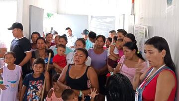 La Dirección Regional Guainía se reunió con la comunidad indígena de Limonar, resguardo Paujil en Inírida, para atender sus inquietudes sobre el programa #RentaCiudadana.
Participaron, en su mayoría mujeres de las etnias Puinave, Curripaco, Piapoco.