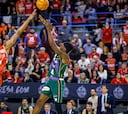 Perry eleva al Unicaja en Manresa