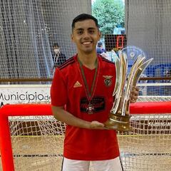 El chileno Fernández dejó el Benfica y dio el salto a la liga española