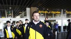 <b>EN BARAJAS. </b>El CSKA aterrizó en la Terminal 1 del aeropuerto a las 14:35 horas y luego se marcharon al hotel Hesperia.