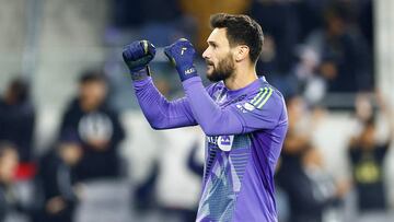 LOS ANGELES, CALIFORNIA - NOVEMBER 08: Hugo Lloris #1 of Los Angeles FC celebrates a 1-0 win against the Vancouver Whitecaps after Game 3 of the first round in the 2024 MLS Cup playoffs at BMO Stadium on November 08, 2024 in Los Angeles, California. Ronald Martinez/Getty Images/AFP (Photo by RONALD MARTINEZ / GETTY IMAGES NORTH AMERICA / Getty Images via AFP)