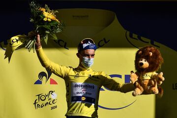 Julian Alaphilippe, no tuvo fuelle para luchar por la etapa, pero conservó el maillot amarillo.