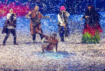 15 May 2022, Italy, Turin: Kalush Orchestra from Ukraine celebrates with the trophy after winning the Eurovision Song Contest (ESC). The international music contest is held for the 66th time. There are 25 songs in the final out of the original 40 musical entries. Germany took the last place. Photo: Jens Büttner/dpa (Photo by Jens Büttner/picture alliance via Getty Images)