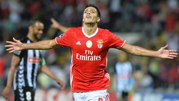 Benfica&#039;s Mexican forward Raul Jimenez celebrates after scoring a goal during the Portuguese league football match CD Nacional Funchal vs SL Benfica at the Madeira stadium in Funchal on August 27, 2016. / AFP PHOTO / RUI SILVA