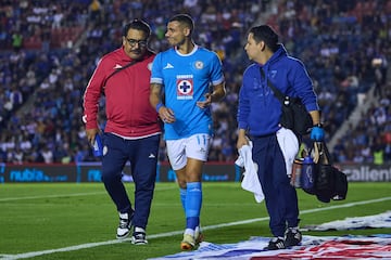 Giorgos Giakoumakis of Cruz Azul during the 13th round match between Cruz Azul and FC Juarez as part of the Liga BBVA MX, Torneo Apertura 2024 at Ciudad de los Deportes Stadium on October 23, 2024 in Mexico City, Mexico.