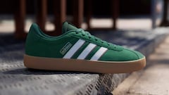 Estas zapatillas de Adidas han revolucionado a los hombres: son del color que es tendencia, cómodas y muy ponibles
