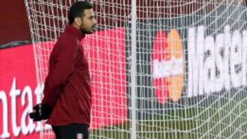 Claudi Pizarro en un entrenamiento previo al choque por el tercer puesto ante Paraguay. 