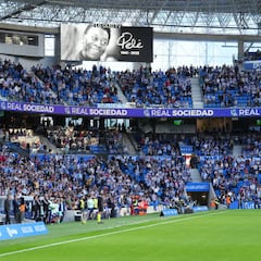 Unos 2.000 aficionados de la Real, en Las Gaunas