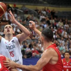 Grupo D: Serbia arrolla a Polonia y ‘Sato’ sale al rescate