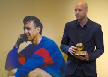 Jordi Cruyff presents the club with the Ballon d'Or won by his father in 1974.