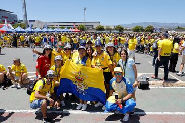 La afición de Las Palmas se lo pasó en grande antes del partido. 