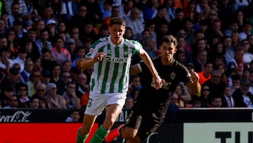 Momento del partido de LaLiga EA Sports entre el Valencia y el Betis.