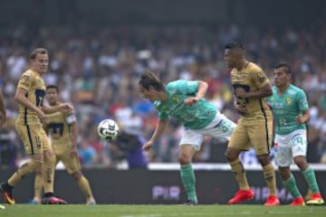 Action photo during the match Pumas UNAM vs Leon at Olympic University Stadium, Liga BBVA Bancomer MX Apertura 2016.-- Foto de accion durante el Partido Pumas UNAM vs Leon en el Estadio Olimpico Universitario. Partido Correspondiente la Jornada 3 del Torneo Apertura 2016 Liga BBVA Bancomer MX, en la foto: Juna ignacio Gonzalez
--31/07/2016/ MEXSPORT/Javier Ramirez.