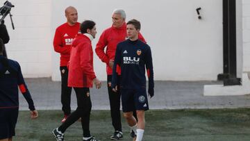 Valencia: Marcelino, con collarín, da la bienvenida a Vietto