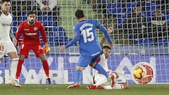 El penal que le cobraron a Maripán en derrota de Alavés