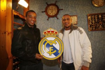 Marcelo with Roberto Carlos.