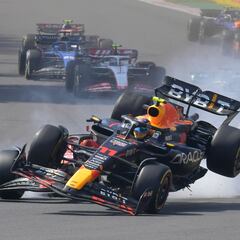 ‘Checo’ Pérez abandona el Gran Premio de México por chocar con Leclerc