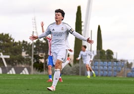 Un duende y un gigante por Navidad