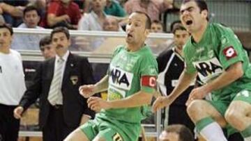 <b>LOS MADRILEÑOS, A LA FINAL.</B> Interviú Boomerang levantó la eliminatoria ante los navarros y jugará la gran final de la LNFS.