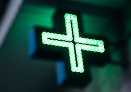 Sandra Pérez, farmacéutica: “Con tanta cena de empresa, zambombas y frío, se van a disparar los contagios de gripe”