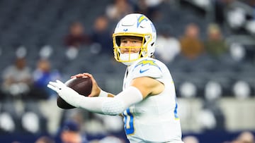 The Los Angeles Chargers look to punch their postseason ticket as they take on the Dallas Cowboys. Follow along with all the live action!