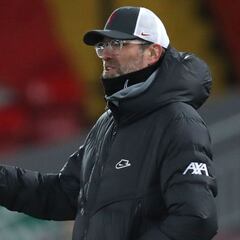 Liverpool gap to Manchester City 'not interesting' - Klopp