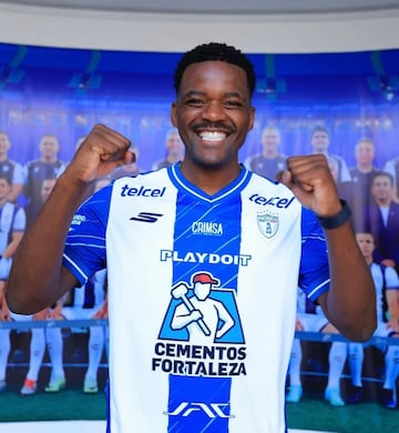 10 futbolistas de talla mundial que hoy juegan en México
