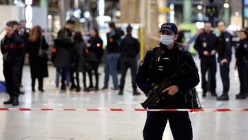 French police secure the area after a man with a knife wounded several people at the Gare du Nord train station in Paris, France, January 11, 2023. REUTERS/Benoit Tessier