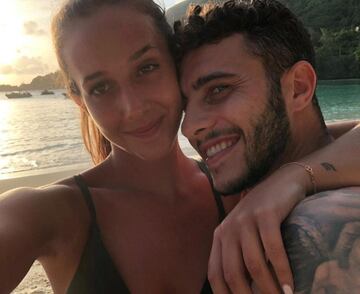 Con una Liga debajo del brazo va a llegar pr¨¢cticamente el primer hijo de Mario Hermoso y Ainhoa, que hace unos meses anunciaban que ampliar¨ªan su familia.