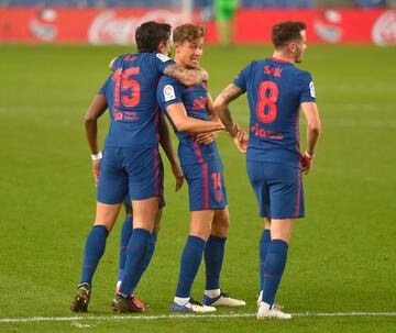 Los jugadores del Atlético de Madrid celebrando el gol de Marcos Llorente 