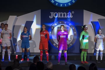 La nueva piel de Cruz Azul y su presentación, en imágenes