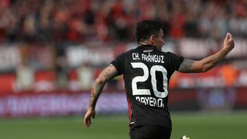 Aránguiz brilla con asistencia y gol en triunfo del Leverkusen