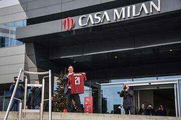 La presentación de Ibra con el Milan