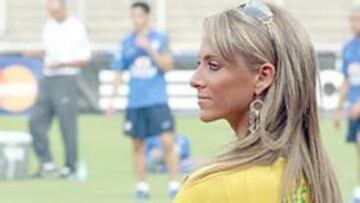 La periodista Inés Sainz, de la cadena TV Azteca de México, está en el centro de la polémica por un incidente con los jugadores de los Jets.