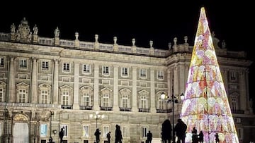Cena con las mejores vistas al Palacio Real de Madrid: menú elaborado por chef con 2 estrellas Michelin y platos con toque festivo