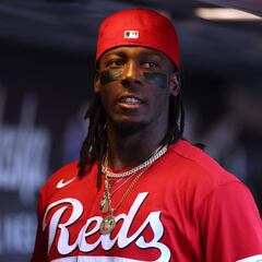 Elly De La Cruz le rompe la nariz a su compañero Noelvi Marte de Reds con pelotazo