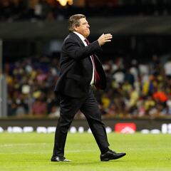 La mala jugada que la costumbre le hizo a Miguel Herrera