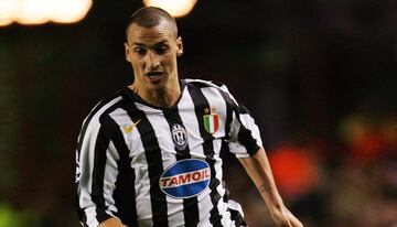 Zlatan's next stop was in Italy with Juventus after a 19 million euro transfer fee. He scored 26 goals with 7 assists in 92 matches