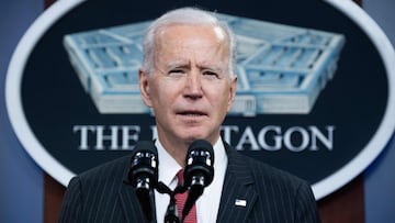 El presidente de los Estados Unidos, Joe Biden, habla durante una visita al Pentágono en Washington, DC, el 10 de febrero de 2021.