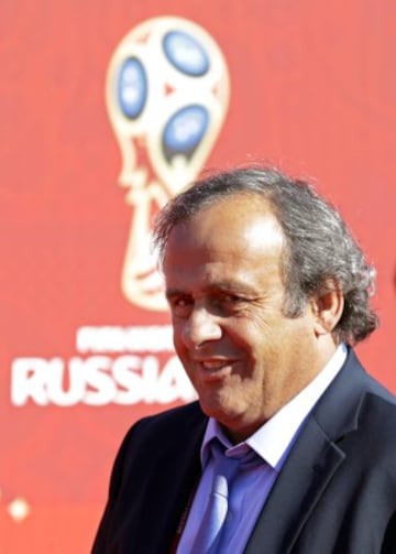 1. Michel Platini. Ex futbolista francés, considerado como uno de los mejores de la historia y actual presidente de la UEFA.