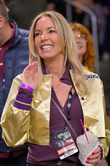 Jeanie Buss, propietaria mayoritaria del equipo de baloncesto profesional de Los Angeles Lakers.