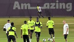 Senegal's players take part in a training session at Al Duhail SC in Doha on November 30, 2022 during the Qatar 2022 World Cup football tournament. (Photo by ISSOUF SANOGO / AFP) (Photo by ISSOUF SANOGO/AFP via Getty Images)