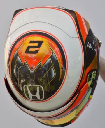 Parte superior del casco del piloto belga Stoffel Vandoorne de Mclaren.