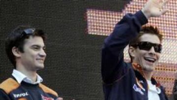 <b>CALIENTAN MOTORES.</b> Pedrosa y su compañero de equipo, Hayden, ultiman la preparación de la temporada.