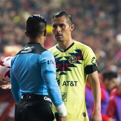 Árbitro señaló penal para Las Águilas pero en el VAR lo refutó