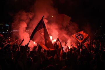 Los aficionados franceses celebraron la clasificación de su selección para la final del Mundial. 