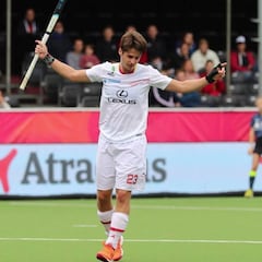 España aguanta ante Inglaterra y vuelve a unas semifinales