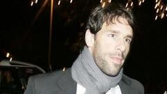 Van Nistelrooy viajó a Vail para consultar a Steadman